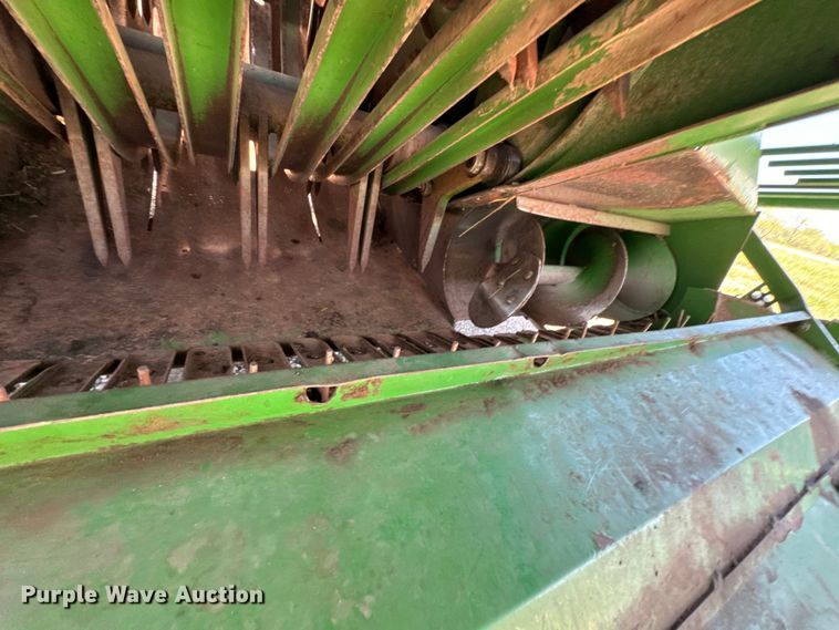 image for item ND9244 1997 John Deere 100T large square baler