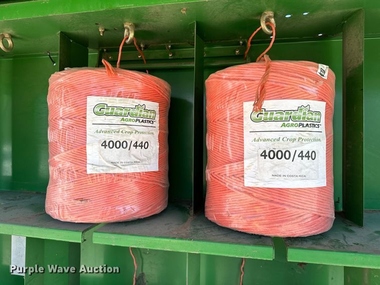 image for item ND9244 1997 John Deere 100T large square baler