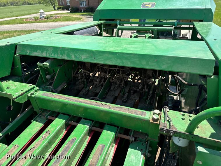 image for item ND9244 1997 John Deere 100T large square baler