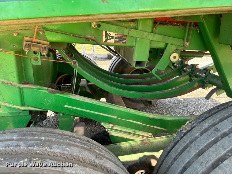 image for item ND9244 1997 John Deere 100T large square baler