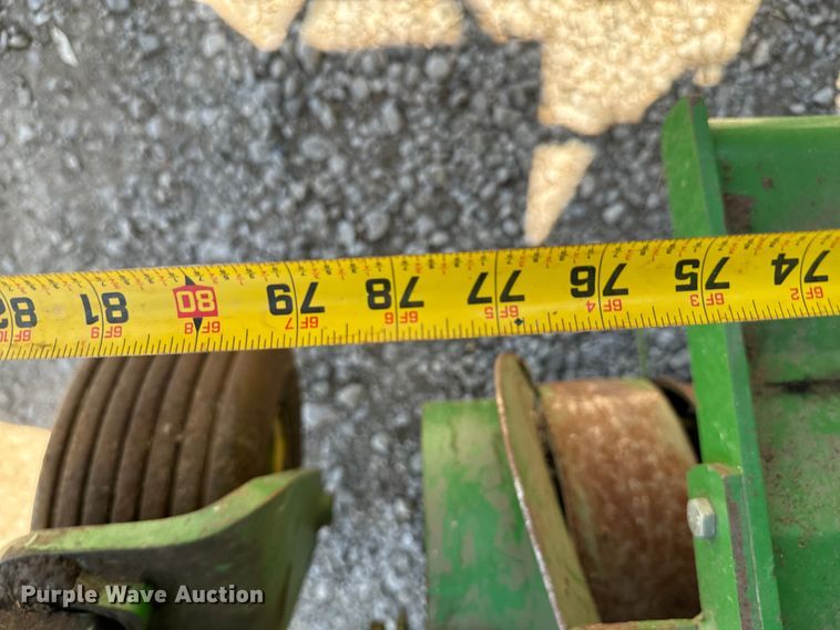 image for item ND9244 1997 John Deere 100T large square baler