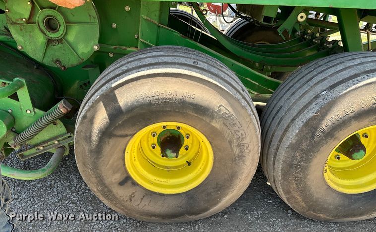 image for item ND9244 1997 John Deere 100T large square baler