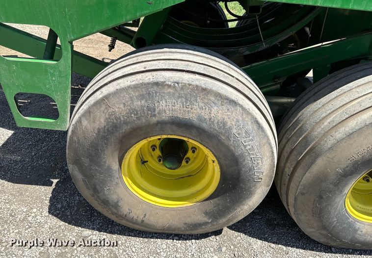 image for item ND9244 1997 John Deere 100T large square baler