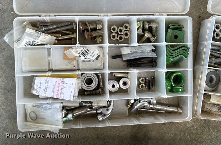 image for item ND9244 1997 John Deere 100T large square baler