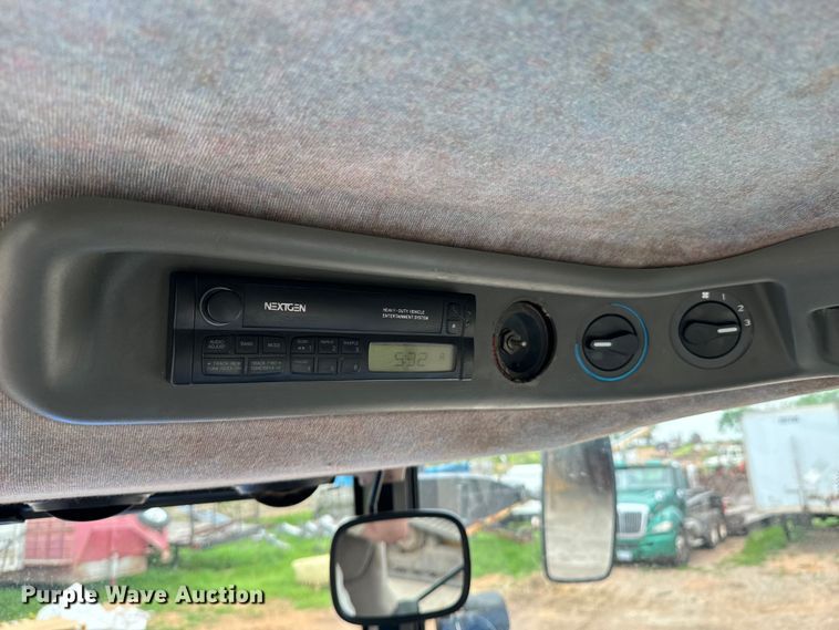 image for item ND9246 2003 New Holland TM190 MFWD tractor