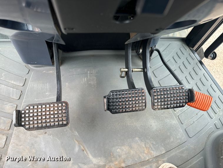 image for item ND9246 2003 New Holland TM190 MFWD tractor