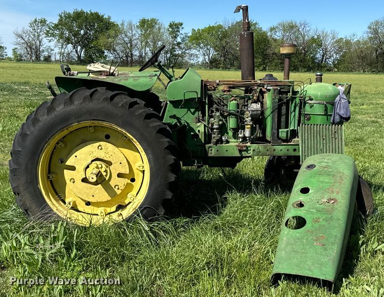 image for item ND9247 1961 John Deere 3010 tractor
