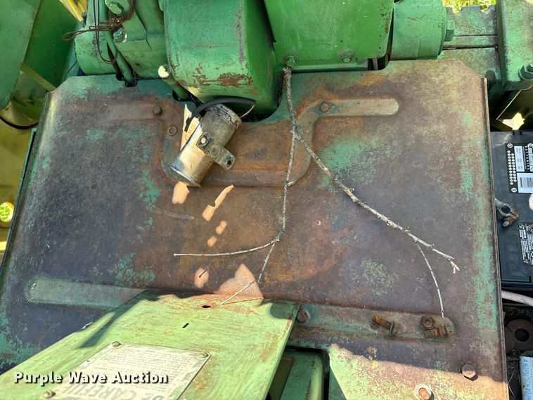 image for item ND9247 1961 John Deere 3010 tractor