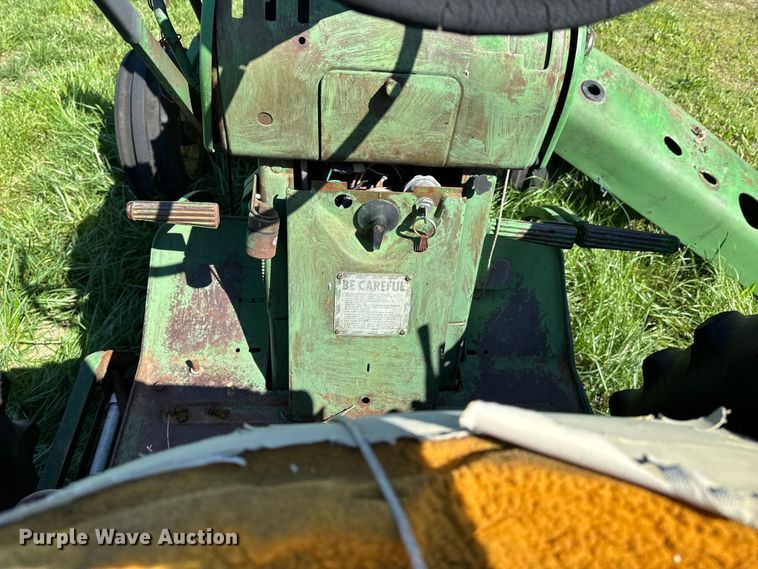 image for item ND9247 1961 John Deere 3010 tractor