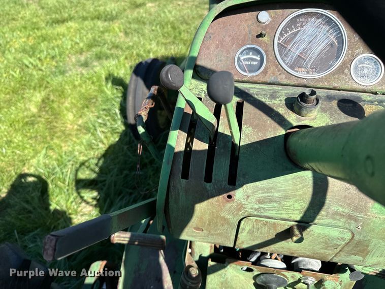 image for item ND9247 1961 John Deere 3010 tractor