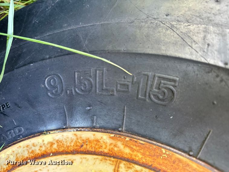 image for item ND9247 1961 John Deere 3010 tractor