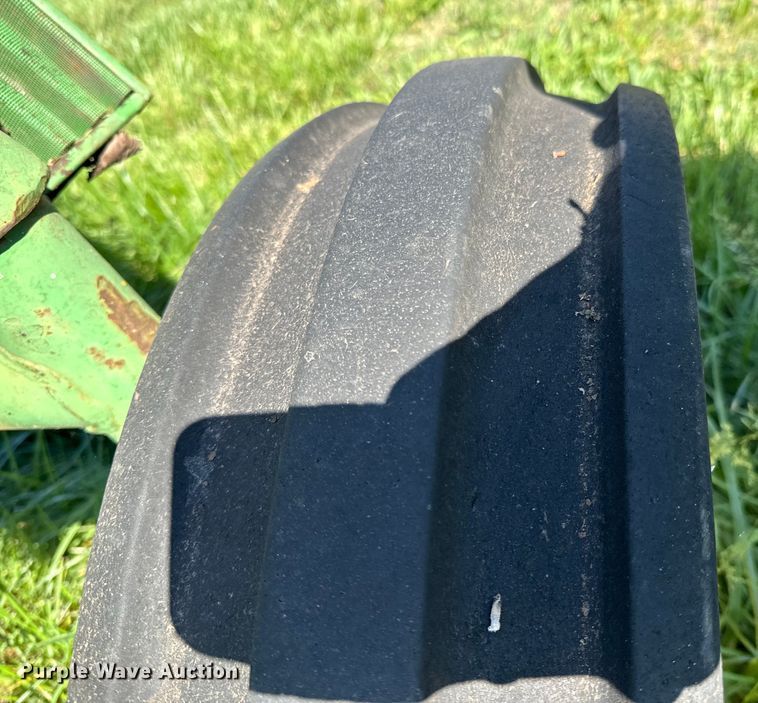 image for item ND9247 1961 John Deere 3010 tractor