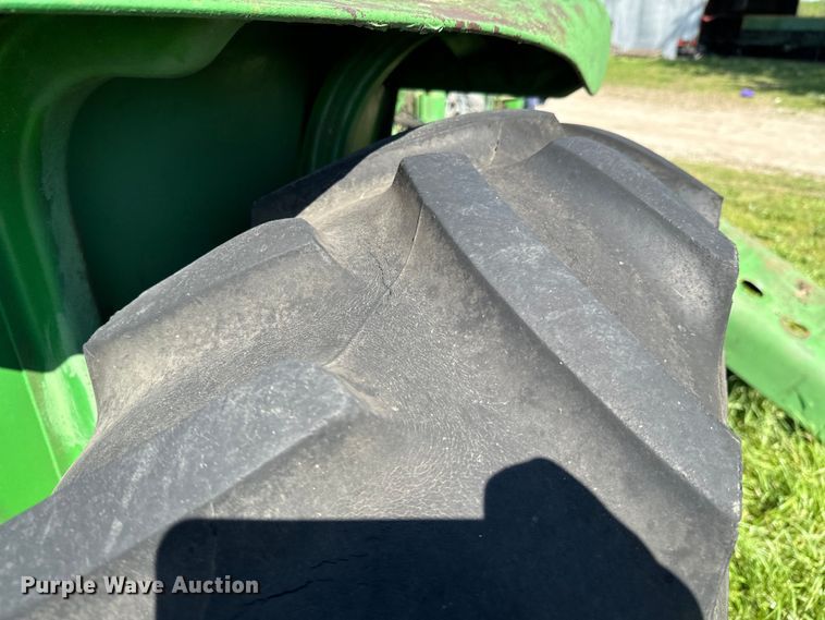 image for item ND9247 1961 John Deere 3010 tractor