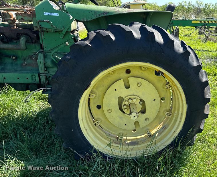 image for item ND9247 1961 John Deere 3010 tractor