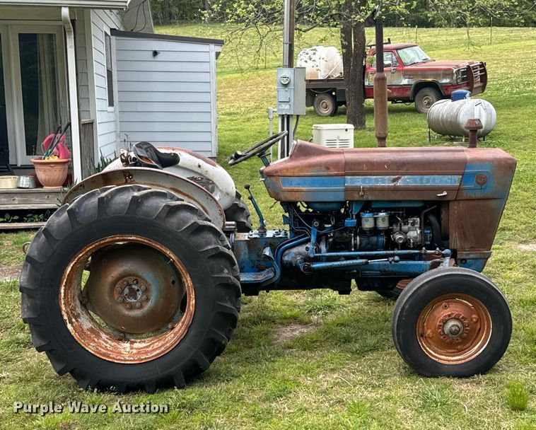 image for item ND9276 Ford 3000 tractor