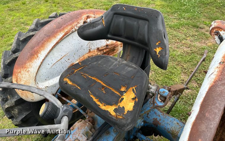 image for item ND9276 Ford 3000 tractor