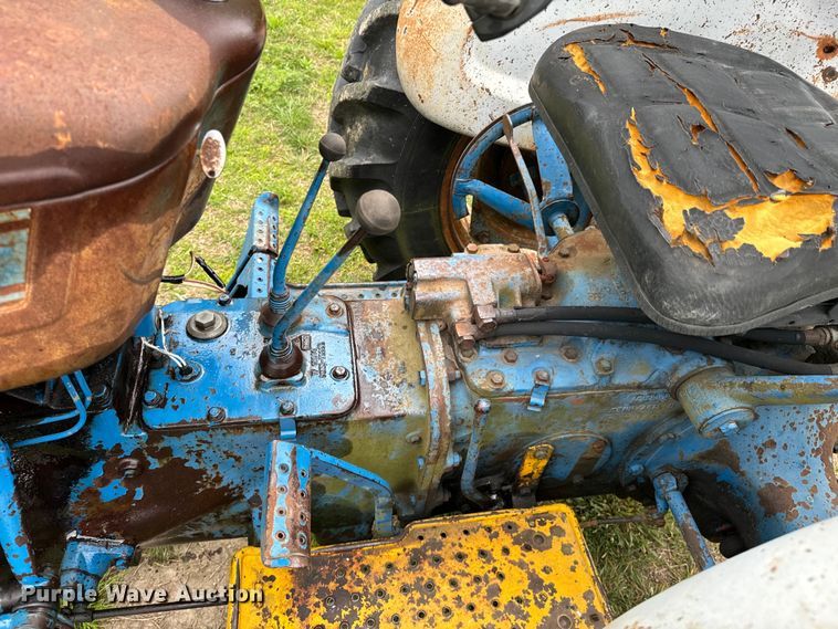 image for item ND9276 Ford 3000 tractor