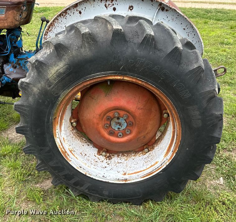 image for item ND9276 Ford 3000 tractor