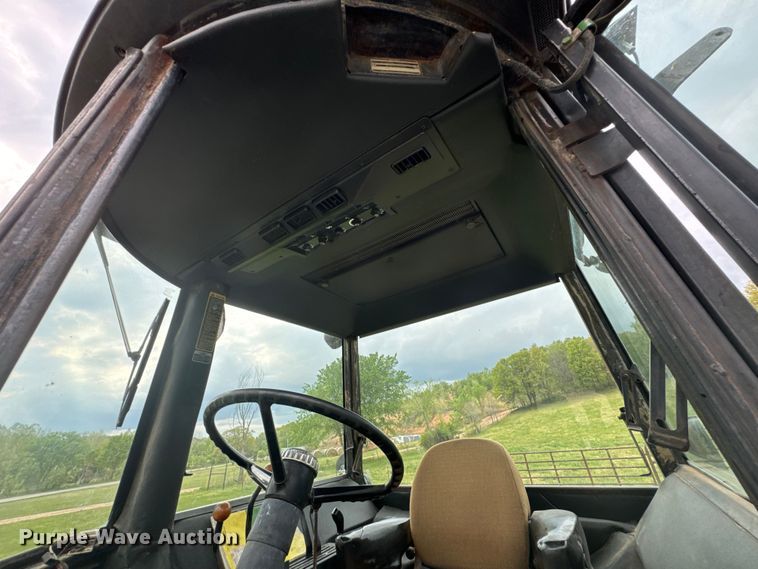 image for item ND9277 1979 John Deere 4040 tractor