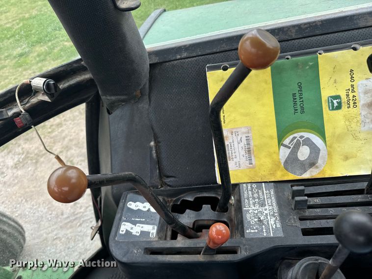 image for item ND9277 1979 John Deere 4040 tractor
