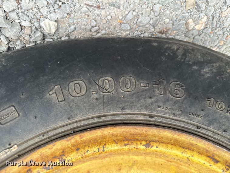 image for item ND9277 1979 John Deere 4040 tractor