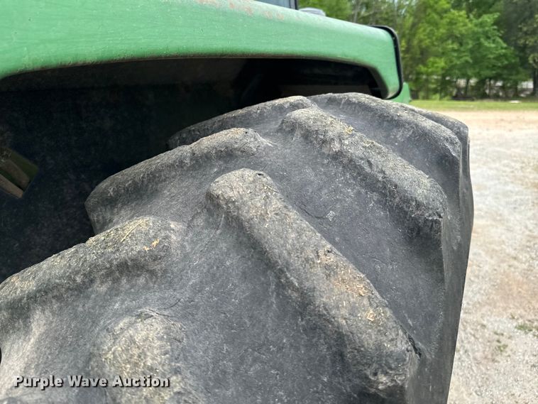 image for item ND9277 1979 John Deere 4040 tractor