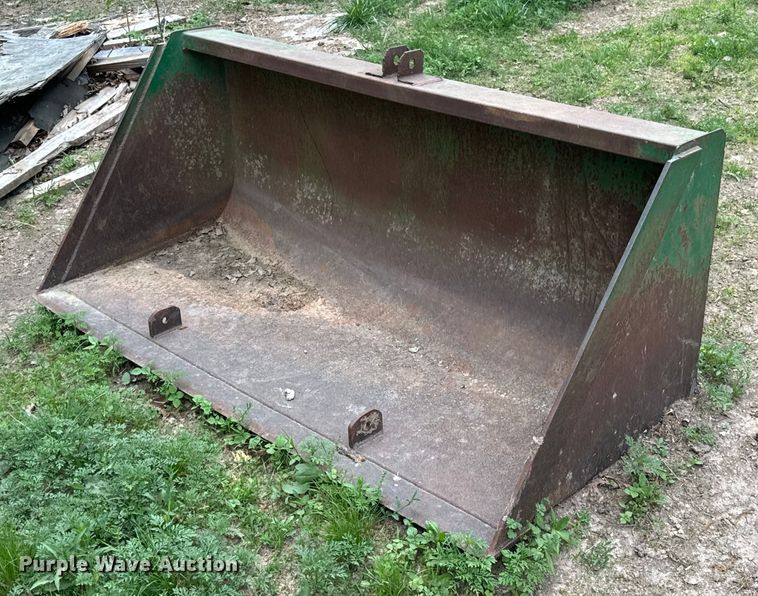 image for item ND9277 1979 John Deere 4040 tractor