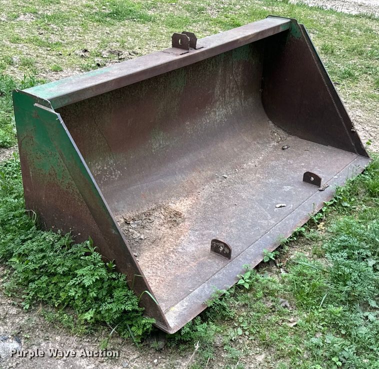 image for item ND9277 1979 John Deere 4040 tractor