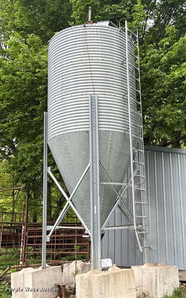 image for item ND9278 Grain bin