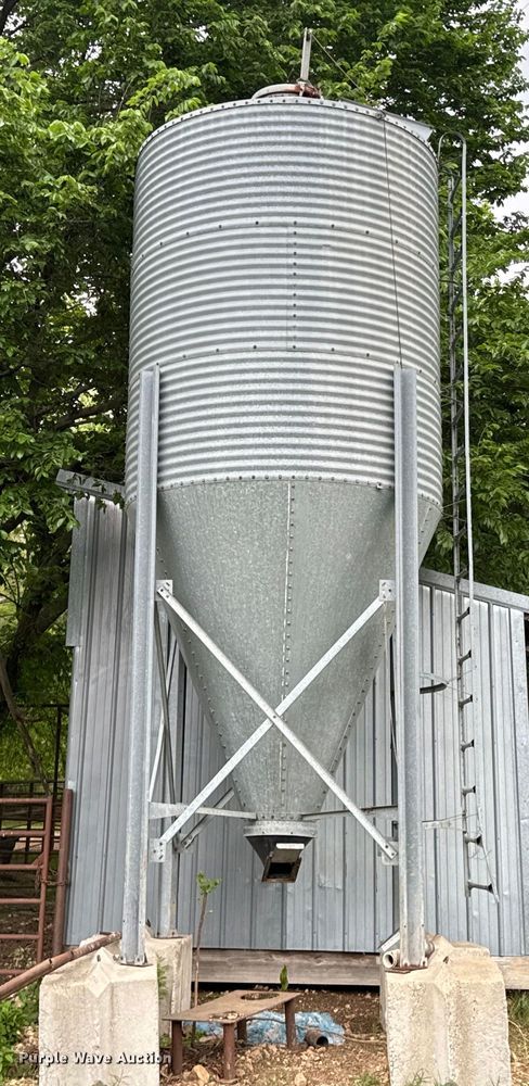 image for item ND9278 Grain bin