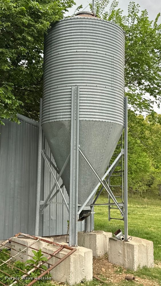 image for item ND9278 Grain bin
