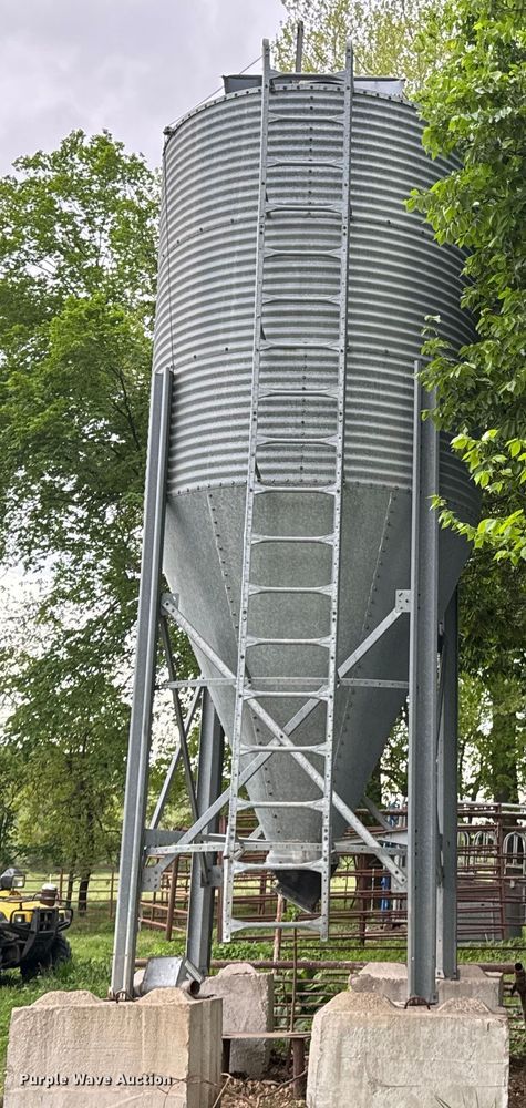 image for item ND9278 Grain bin