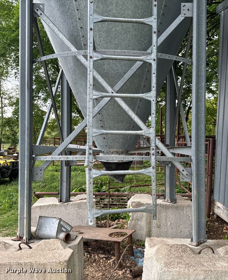 image for item ND9278 Grain bin