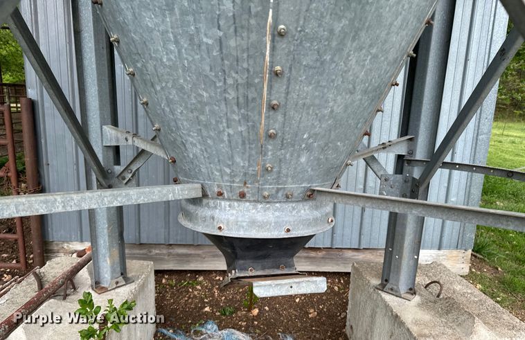 image for item ND9278 Grain bin