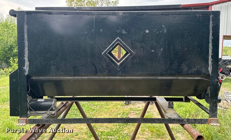 image for item ND9279 3C Cattle Feeders cake feeder