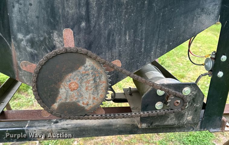 image for item ND9279 3C Cattle Feeders cake feeder