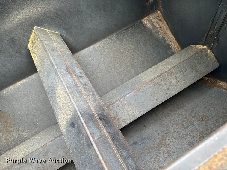 image for item ND9279 3C Cattle Feeders cake feeder