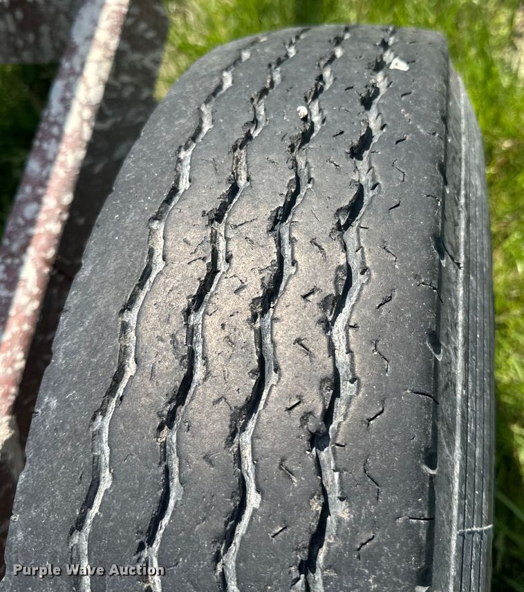 image for item ND9281 King hay bale trailer