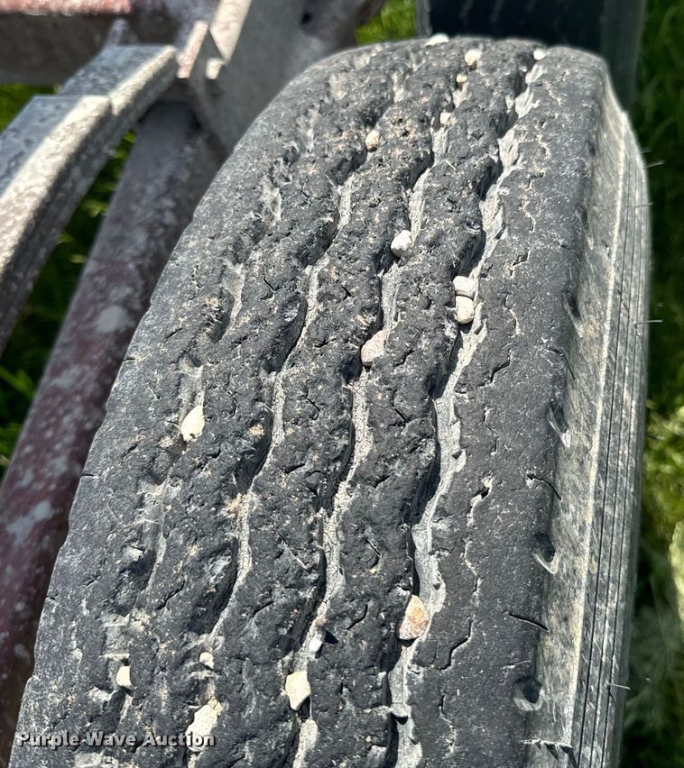 image for item ND9281 King hay bale trailer