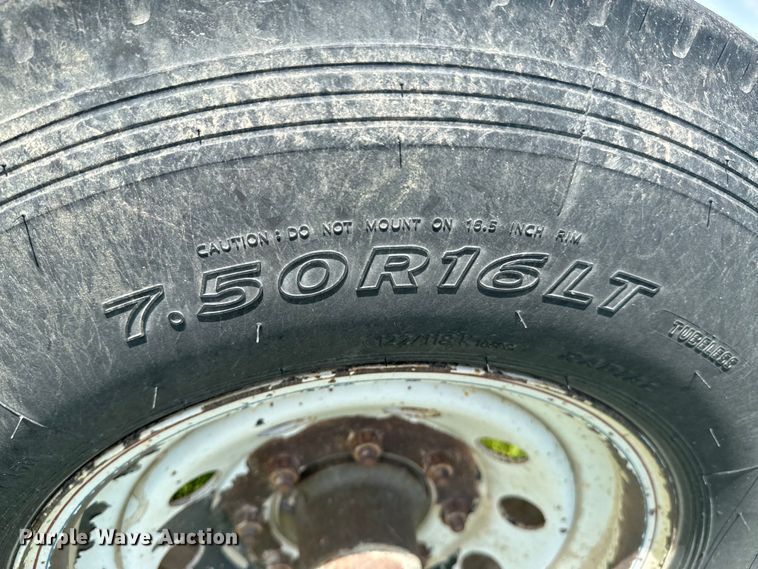 image for item ND9281 King hay bale trailer