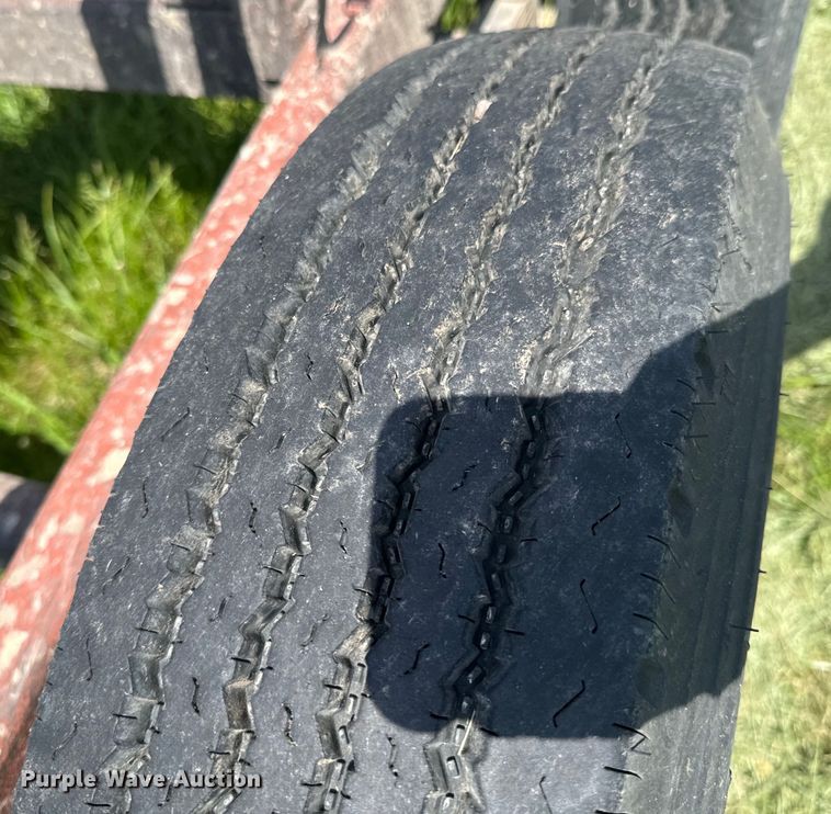 image for item ND9281 King hay bale trailer