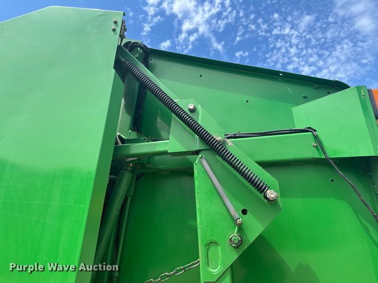 image for item ND9282 2013 John Deere 569 Mega Wide Plus  round baler