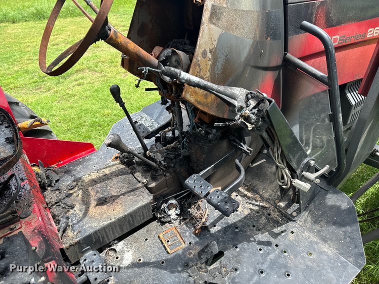 image for item ND9343 2012 Massey Ferguson 2660 MFWD tractor