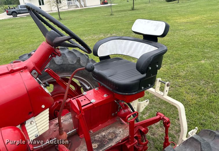 image for item NL9720 International  Farmall 560 tractor