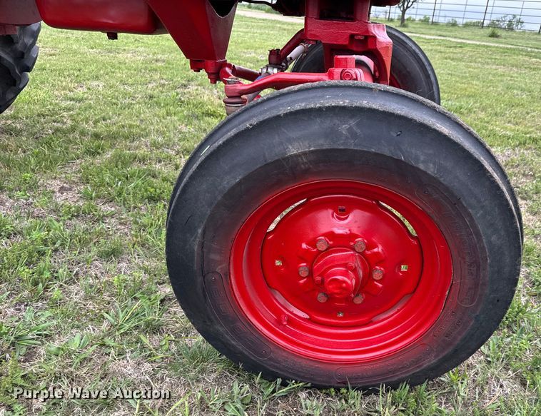 image for item NL9720 International  Farmall 560 tractor
