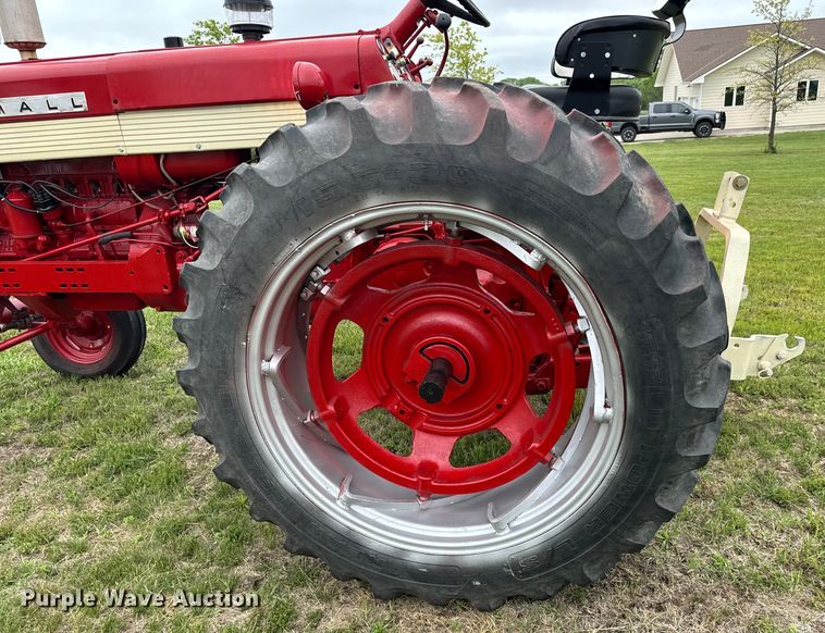 image for item NL9720 International  Farmall 560 tractor
