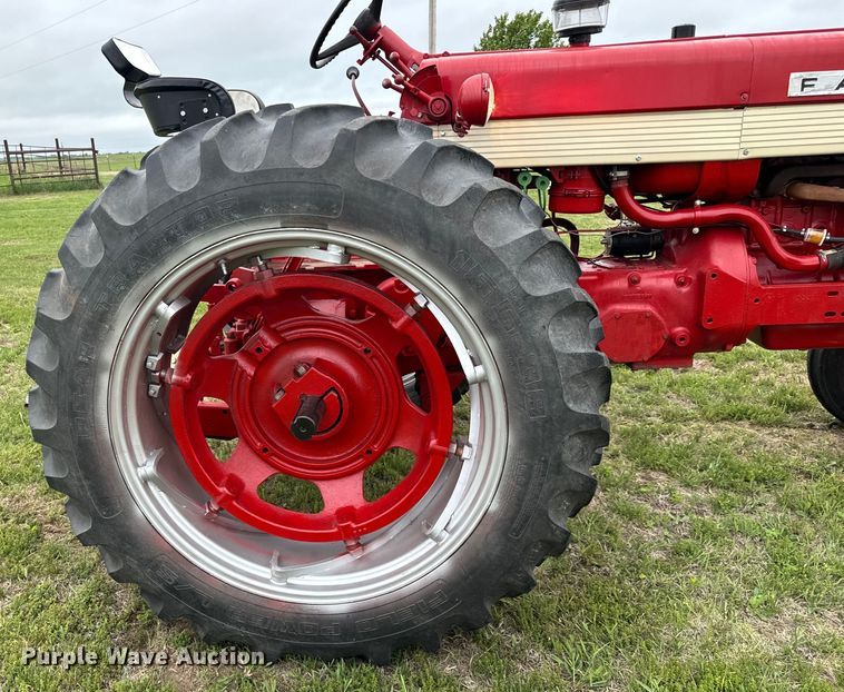 image for item NL9720 International  Farmall 560 tractor