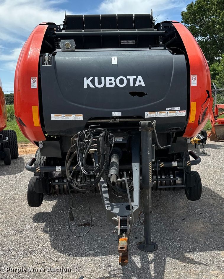 image for item NQ9557 2015 Kubota  BV4180 round baler