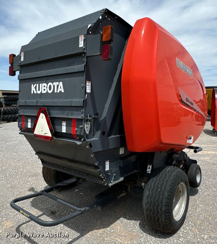 image for item NQ9557 2015 Kubota  BV4180 round baler