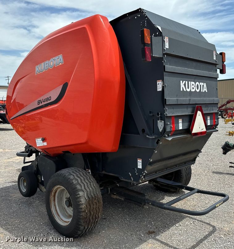 image for item NQ9557 2015 Kubota  BV4180 round baler